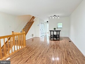 Building Photo - 9609 Clocktower Ln