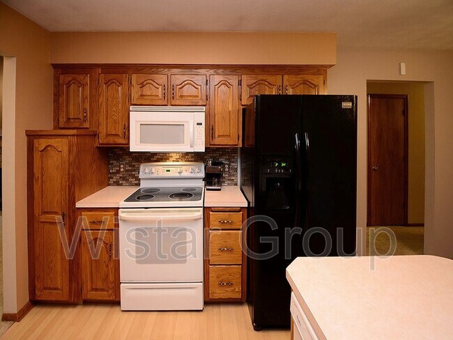 Building Photo - 3110 S 50th St