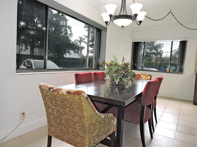 Foto del edificio - 3000 Springdale Blvd