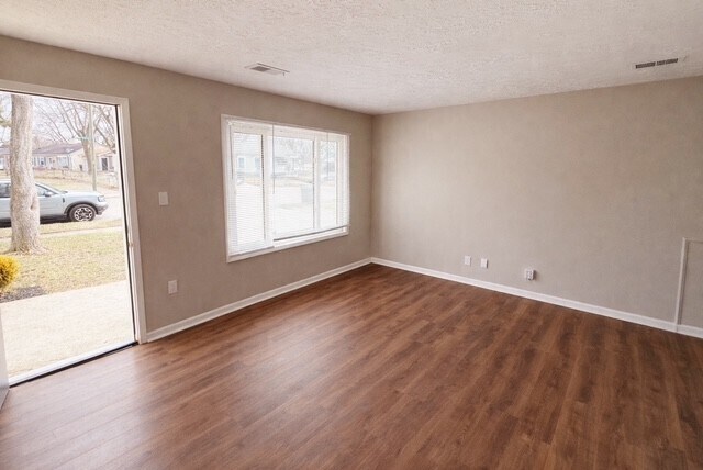 Building Photo - 3414 Brewer Dr