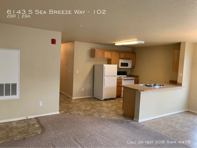 Building Photo - 6143 S Sea Breeze Way 102, December Free