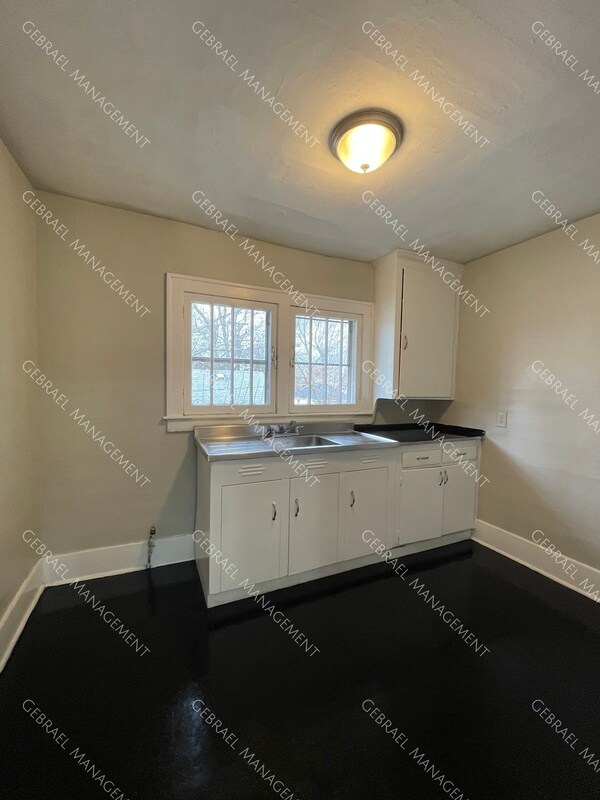 Building Photo - 1445 Kearsley Park Blvd