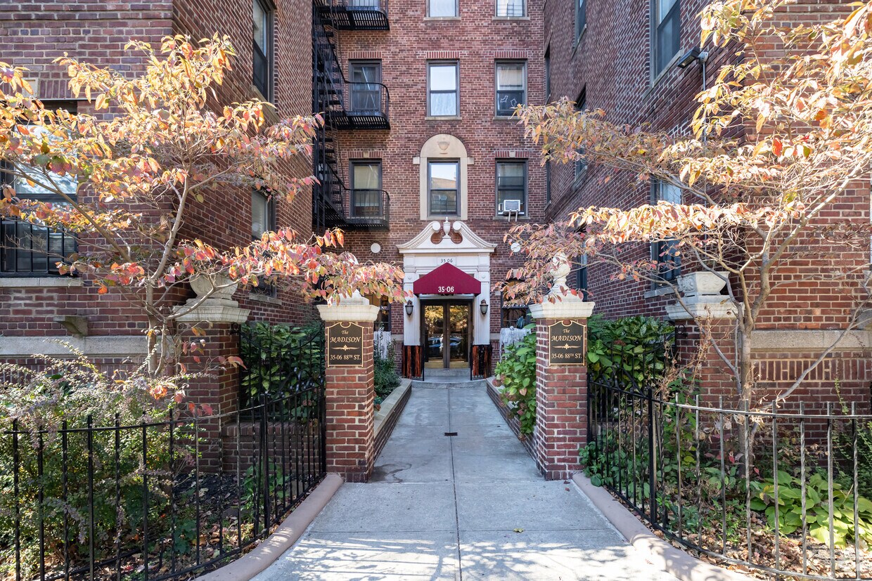 Building Photo - 3506 88th St