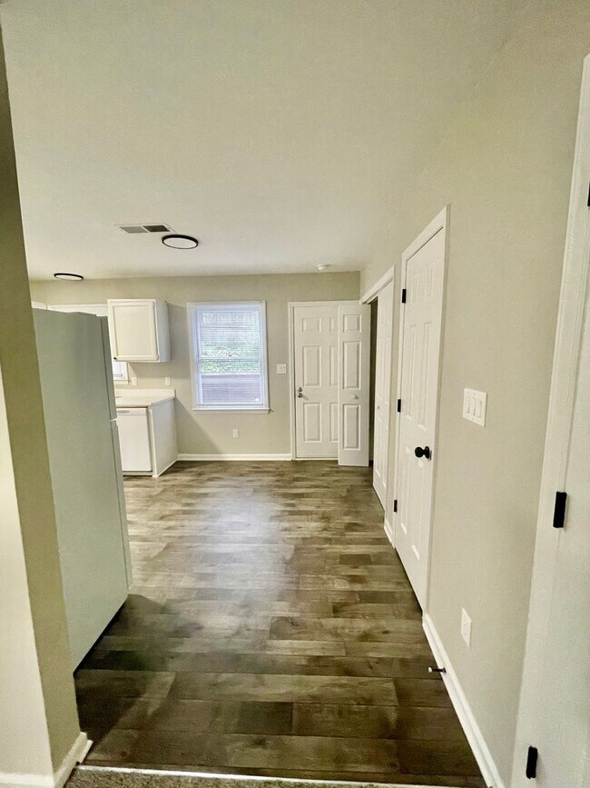 Foto del edificio - Discover this well-maintained 2-bedroom, 2-bath townhouse in Statesville, NC.