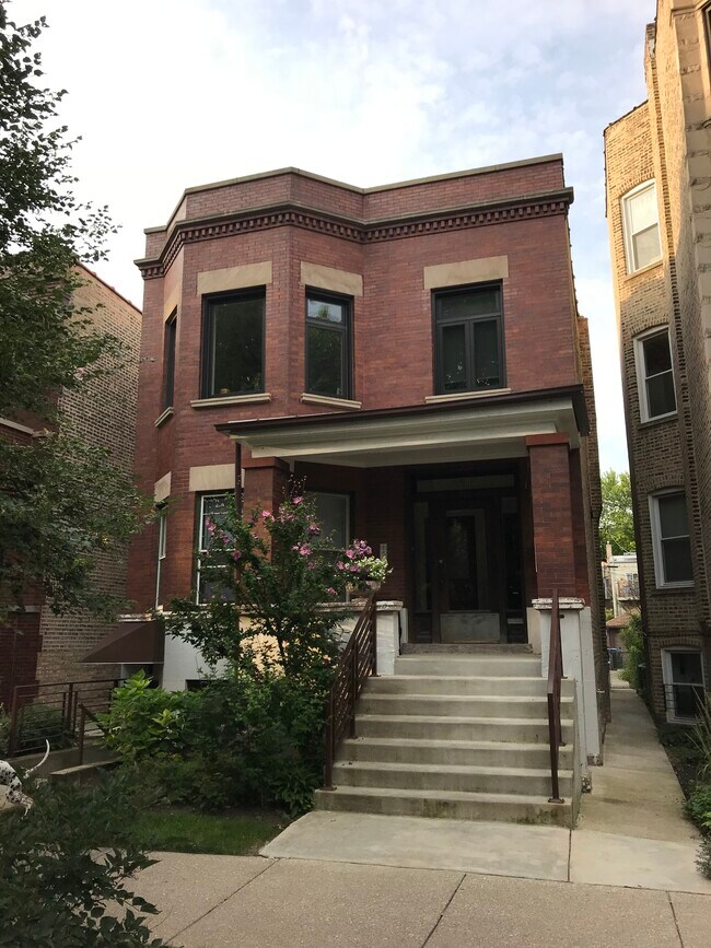 Foto del edificio - 2217 W Giddings St