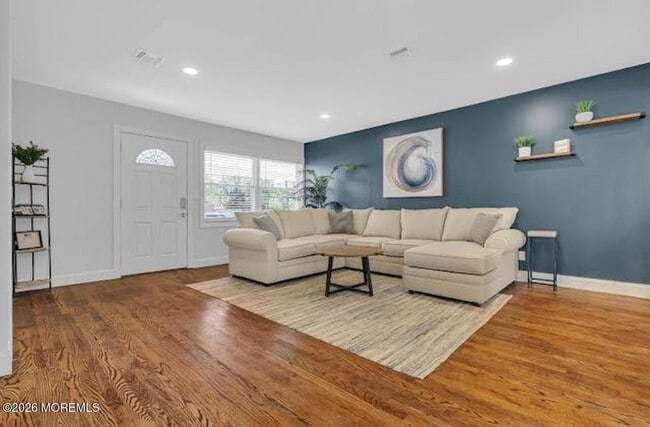 Building Photo - 1143-1145-1145 Roe Ave