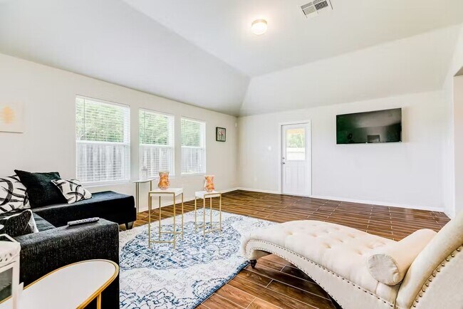 Foto del edificio - 7223 Foxwood Mist Trl