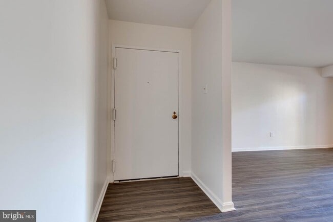 Foto del edificio - 822 Quince Orchard Blvd