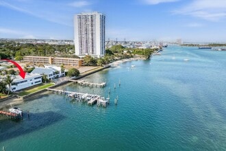 Building Photo - 300 53rd St