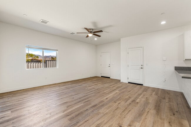 Foto del edificio - 66017 Acoma Ave