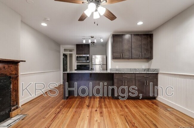 Foto del edificio - 338 S Laurel St