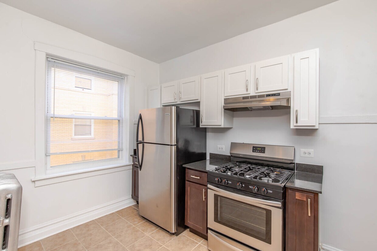 Foto principal - 4426 N St Louis Ave