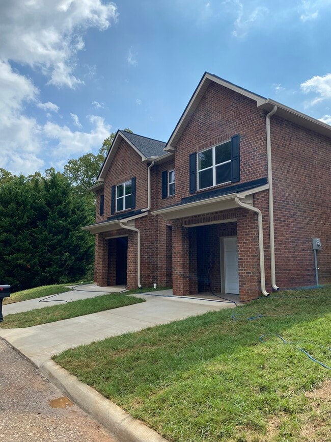 Building Photo - 7100 Dulaney Way