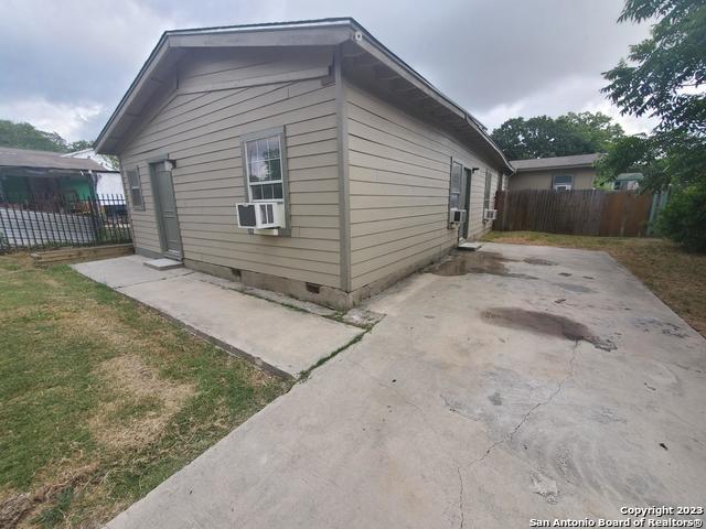 Building Photo - 1523 Paso Hondo St