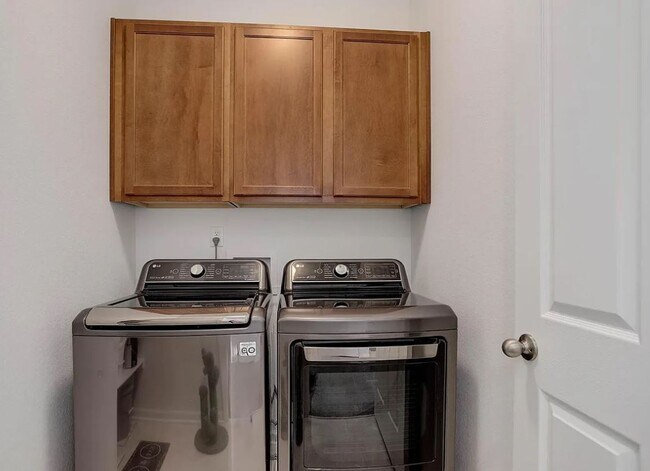 Building Photo - 9643 Birch Ln
