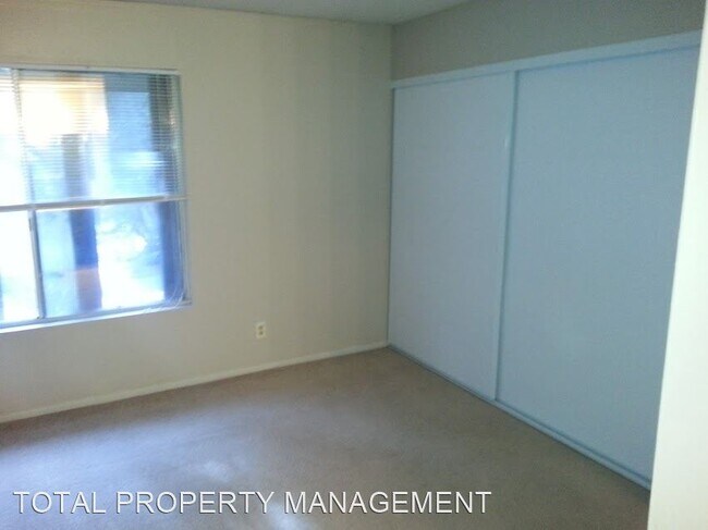 Foto del edificio - 2 br, 1 bath House - 5931 Bromley Ave