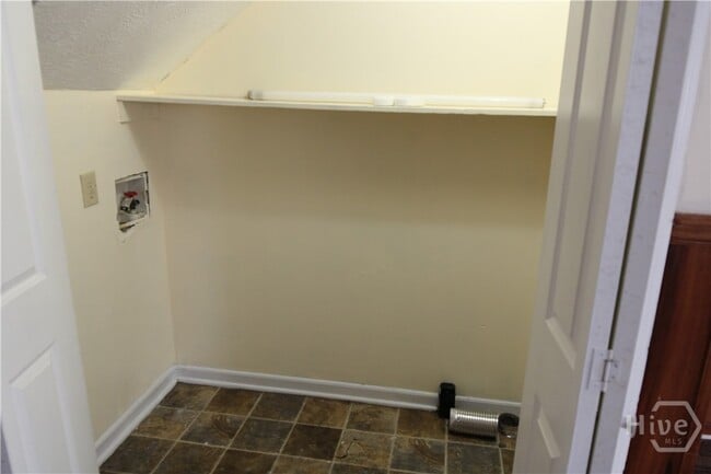 Building Photo - 159 Highland Park Dr