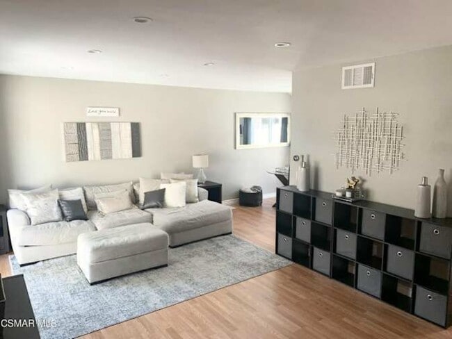 Building Photo - 28713 Conejo View Dr