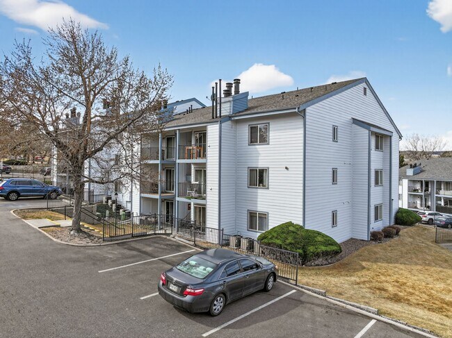 Foto del edificio - 13085 W Cedar Dr