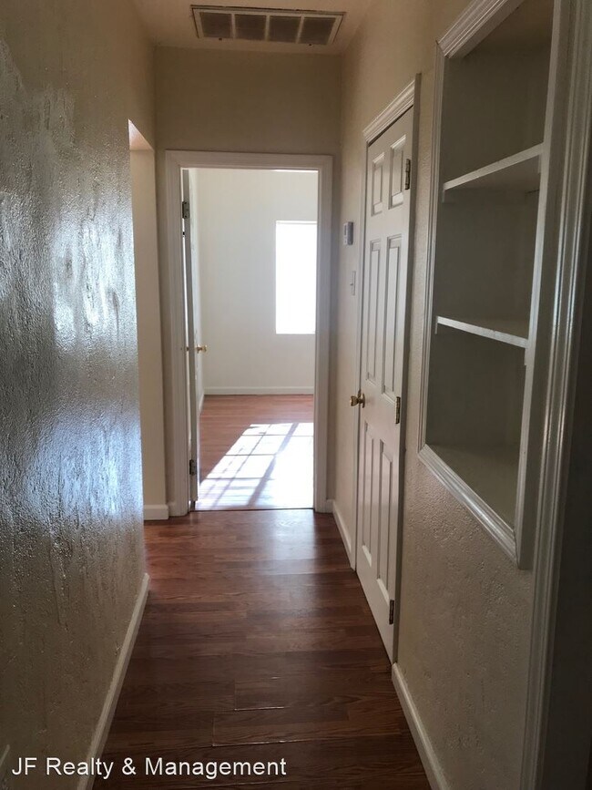 Foto del edificio - 3 br, 1 bath House - 622 W 12th Street