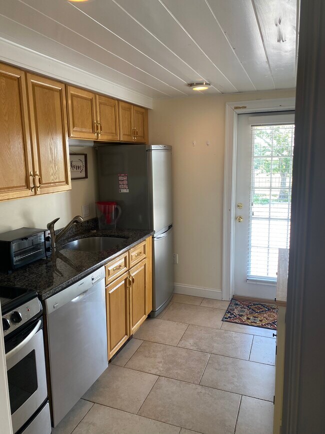 Kitchen - 45 Mansion Dr