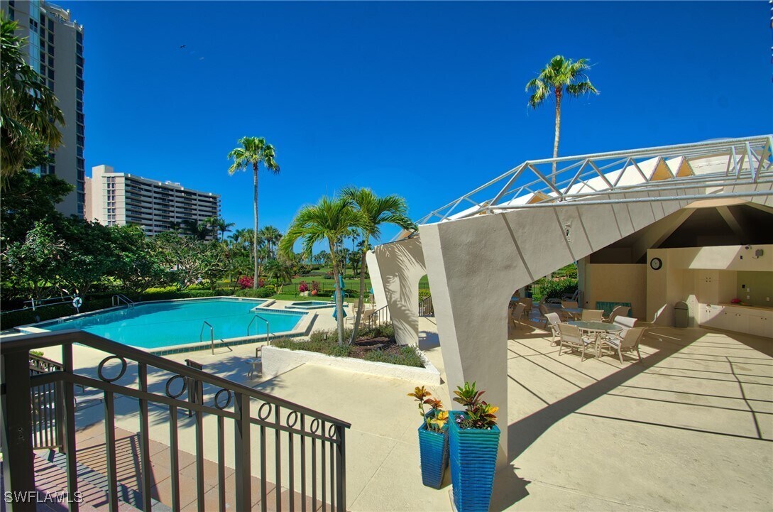 Foto del edificio - 4031 Gulf Shore Blvd N