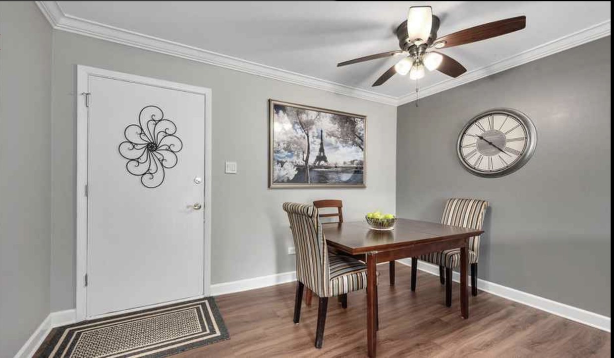 Front door dining area - 545 Burlington Ave