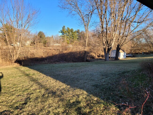 Foto del edificio - 240 Marvin Elwood Rd