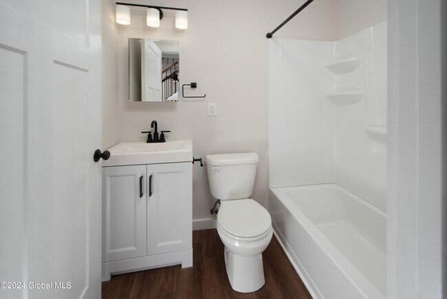 Foto del edificio - 14 Kirby Rd