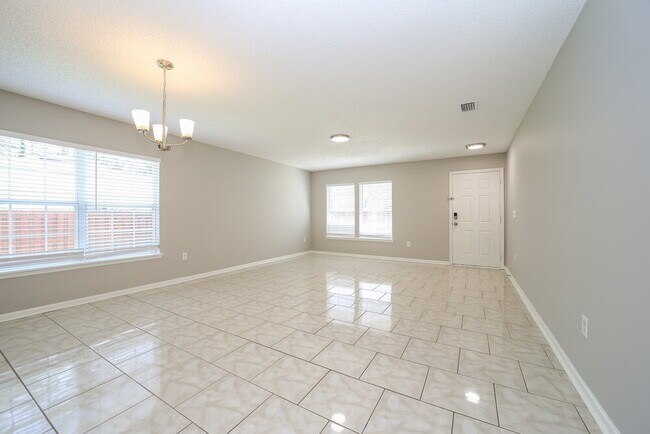 Foto del edificio - 2371 Adams Lake Boulevard