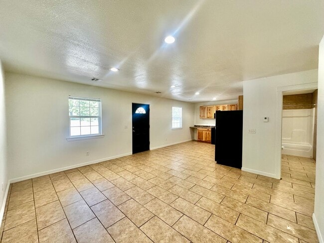 Building Photo - DISHMAN - 101B (KS*)