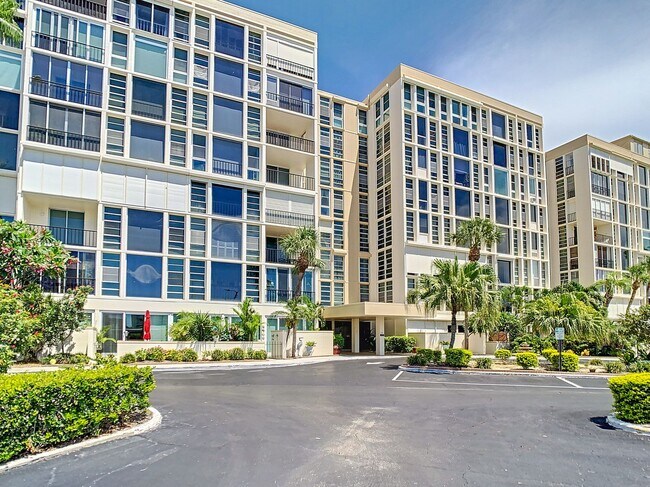 Foto del edificio - 7400 Sun Island Dr S