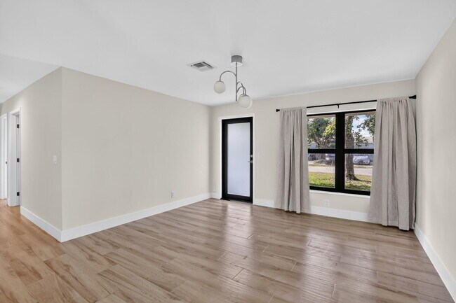 Foto del edificio - 4329 SW 49th Ct