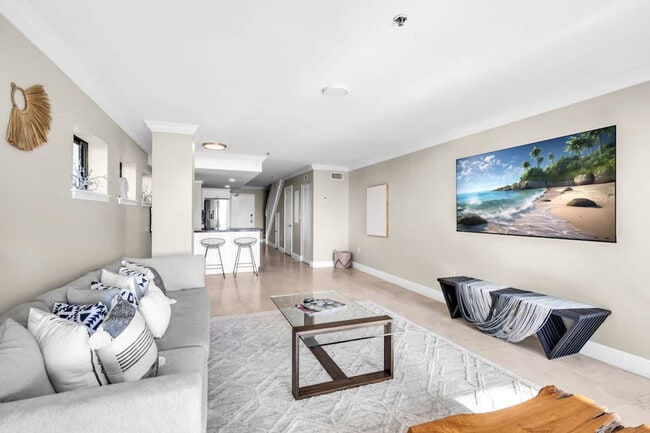 Building Photo - 6345 Collins Ave