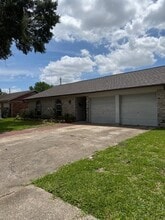 Building Photo - 10014 Carlow Ln