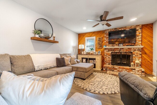 Foto del edificio - 1741 McComb Ave