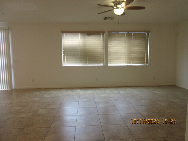 Foto del edificio - 5488 Cold Lake St