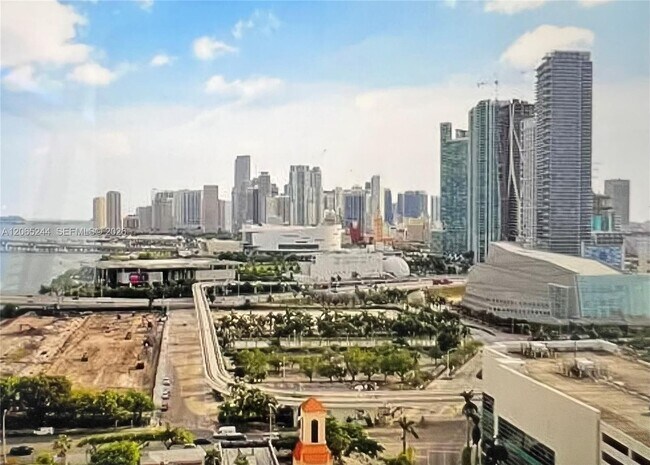 Foto del edificio - 1717 N Bayshore Dr