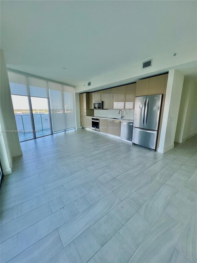 Building Photo - 2000 Metropica Wy