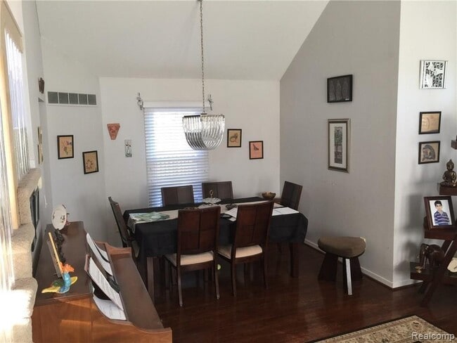 Foto del edificio - 39588 Squire Rd