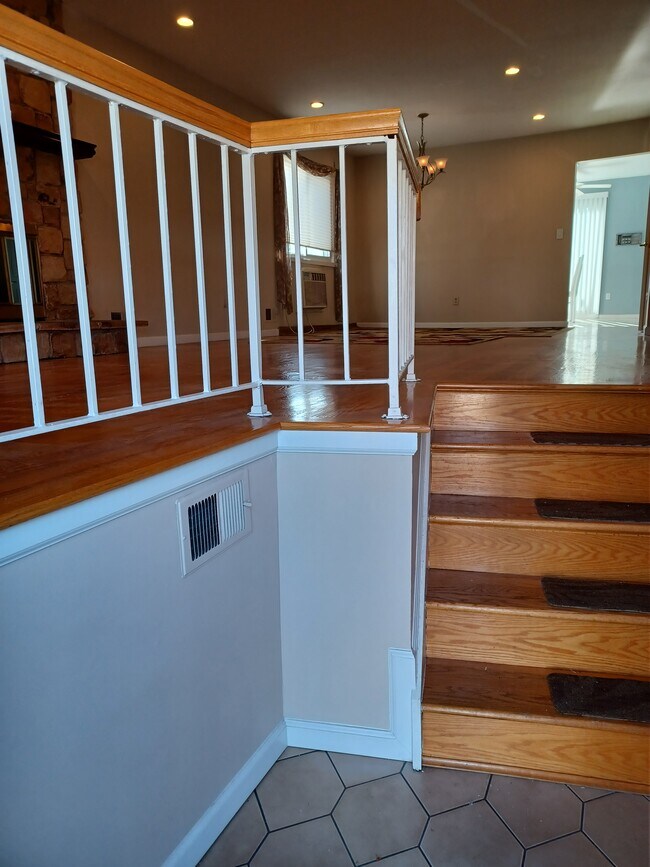 Building Photo - 254 Monahan Ave