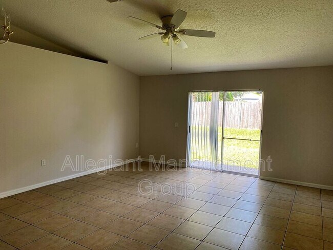 Building Photo - 4029 Iveyglen Ave