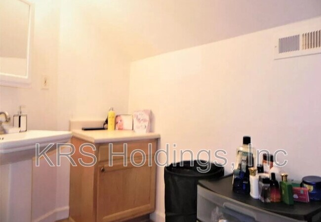 Foto del edificio - 5944 Bartee St