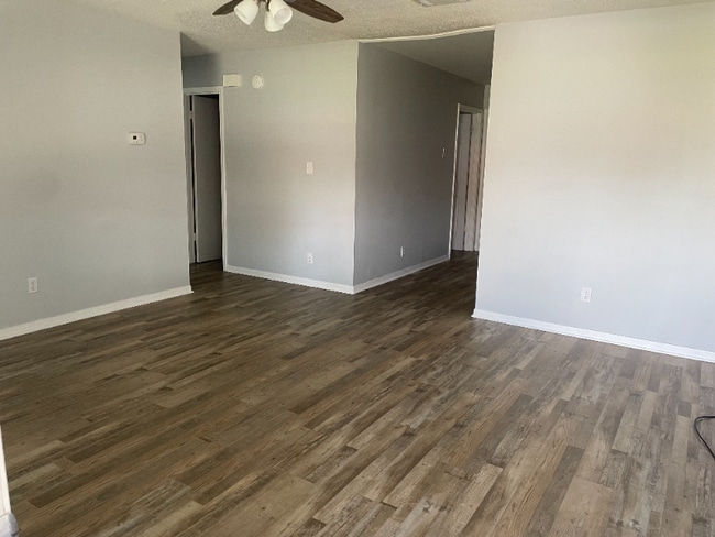 Foto del edificio - 4812 Tradewinds Dr