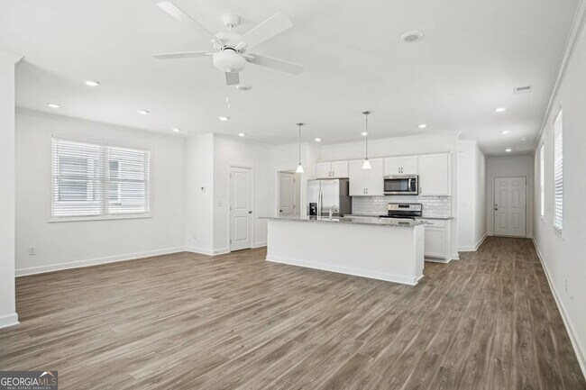 Foto del edificio - 4067 Hillmont Ln