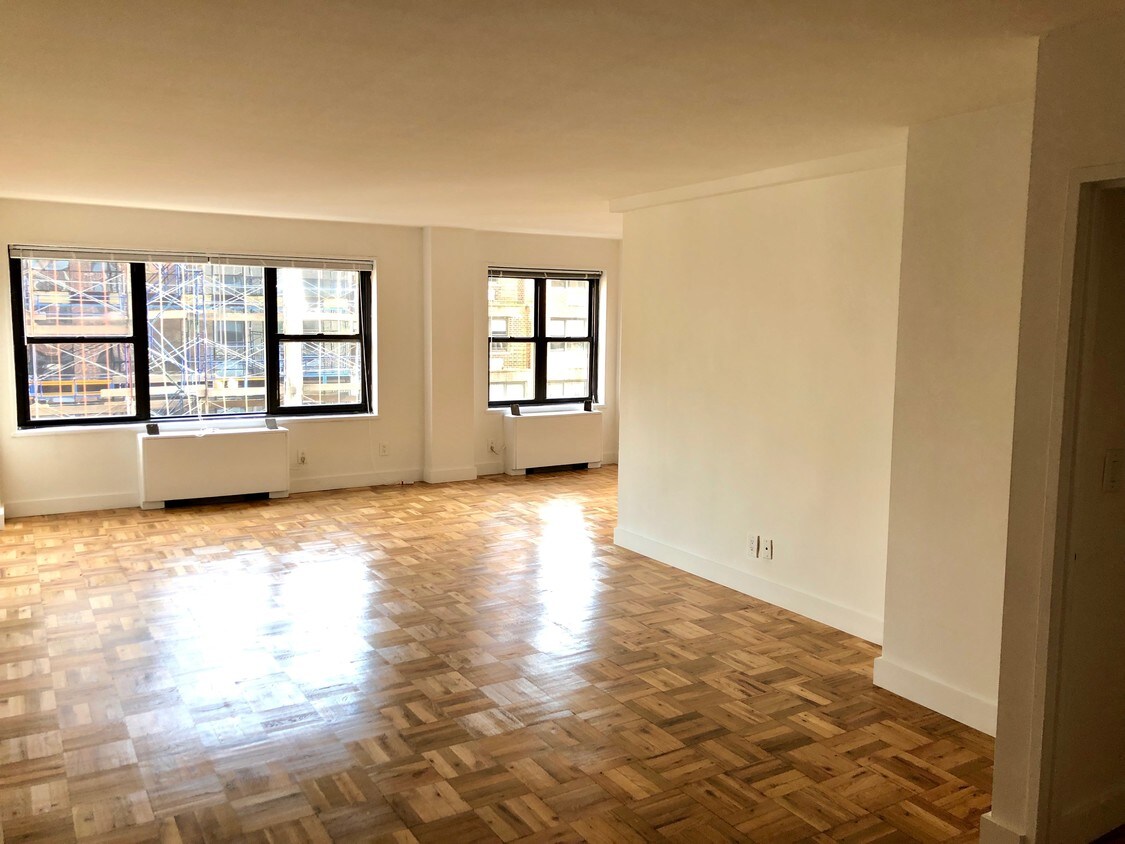 Foto principal - 40 E 34th St