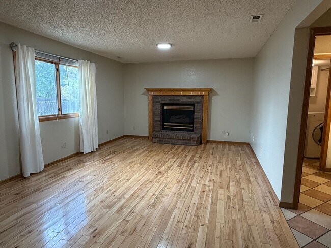 Foto del edificio - 1005 Princewood Pl