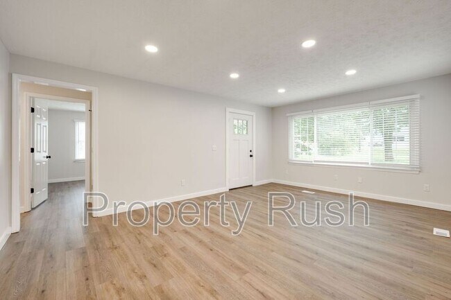 Foto del edificio - 1524 Happy Valley Rd.