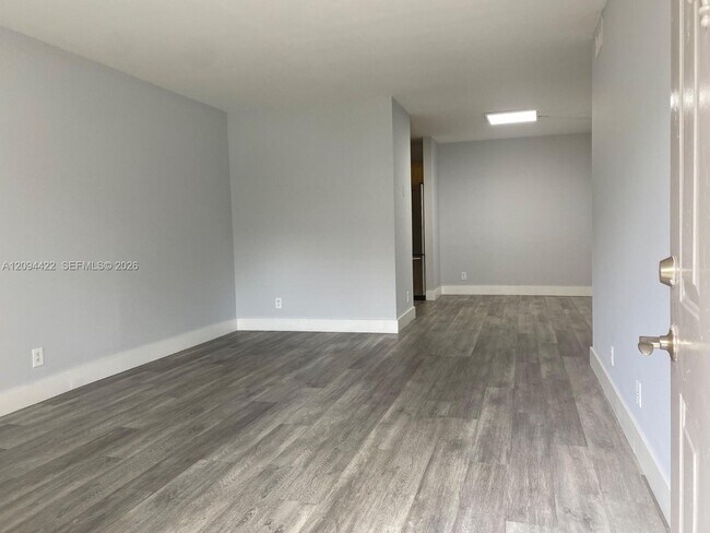 Foto del edificio - 3231 NW 102nd Terrace