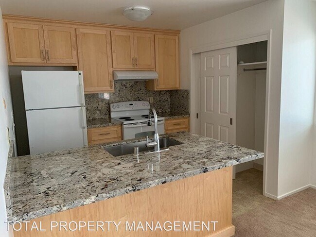 Building Photo - 2 br, 1 bath House - 321 N. 1st Street, #1